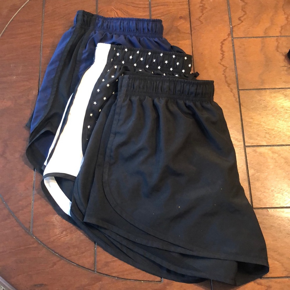 🦵🏻🦵🏼🦵🏽🦵🏾🦵🏿Bundle Nike Tempo Shorts, L
